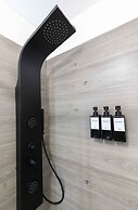 Urban Chic 2 Luxury Suites Apartment