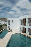 Nuca Mykonos