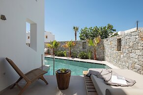 Nuca Mykonos