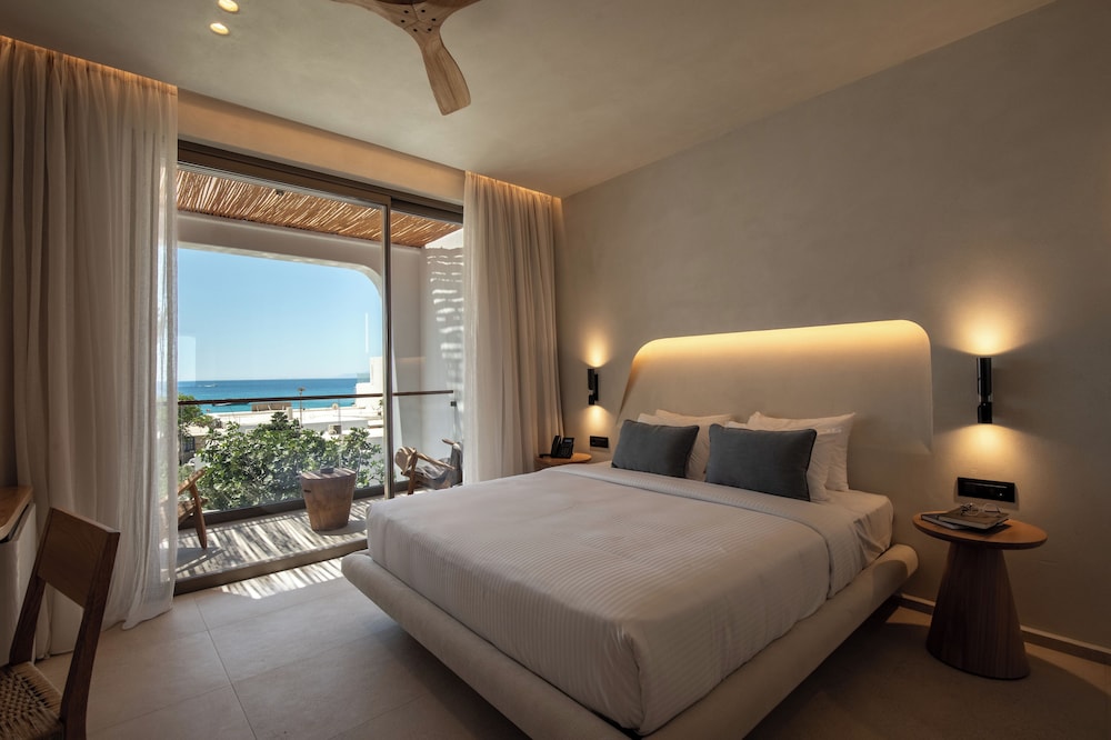 Nuca Mykonos