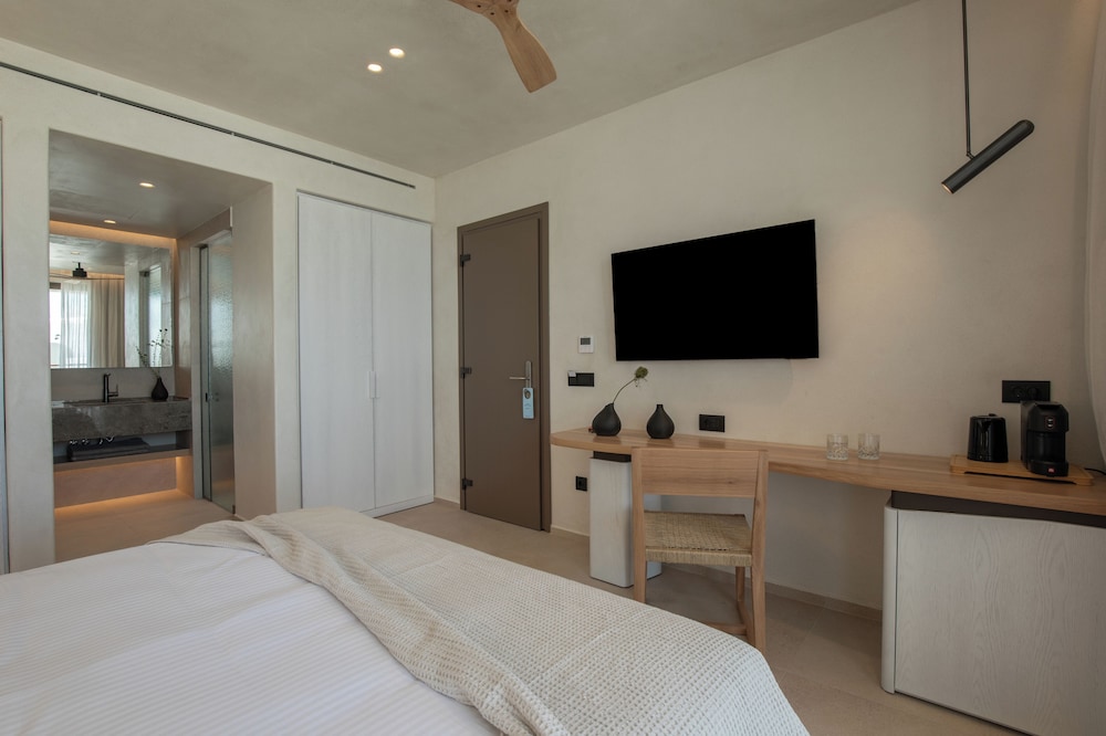 Nuca Mykonos