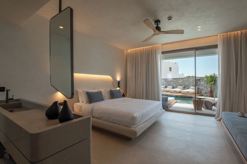 Nuca Mykonos