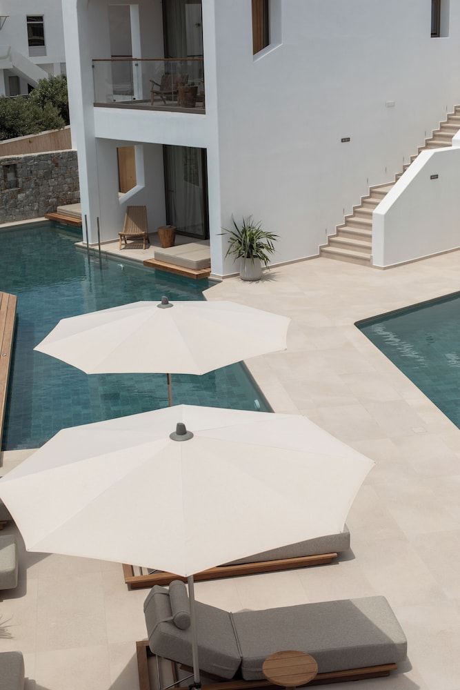 Nuca Mykonos