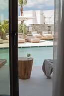Nuca Mykonos