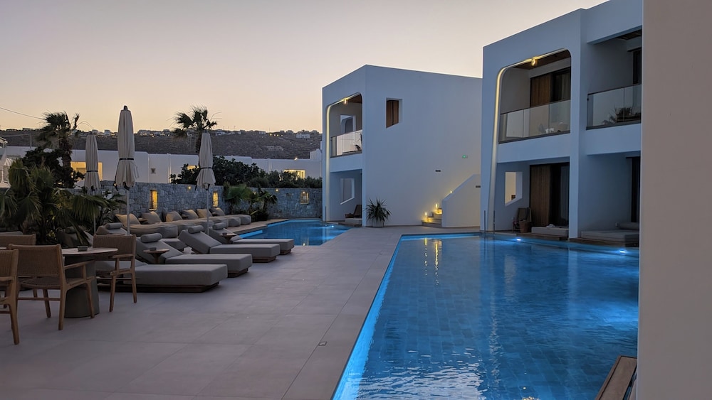 Nuca Mykonos