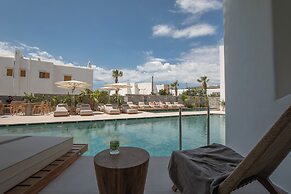 Nuca Mykonos