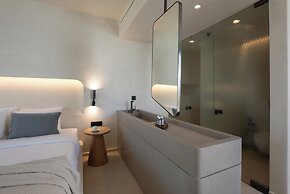 Nuca Mykonos