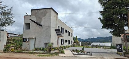 Hotel Caminos
