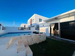 4BR 14 pax Twin Villa-Bbq & private pool