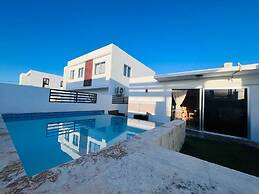 4BR 14 pax Twin Villa-Bbq & private pool