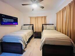 4BR 14 pax Twin Villa-Bbq & private pool