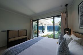 Twin Villas Drupadi 8Br Seminyak
