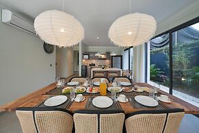 Twin Villas Drupadi 8Br Seminyak