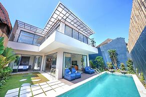 Twin Villas Drupadi 8Br Seminyak