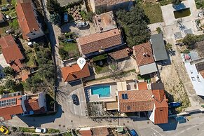 Small Holiday Home Jakara 5