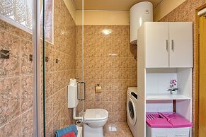 Small Holiday Home Jakara 5