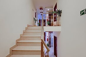 Fabhotel B Stays