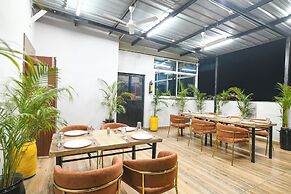 Fabhotel Avinya