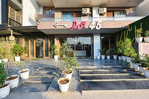 Fabhotel Dm 45