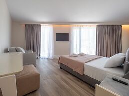 CASA AL MARE by Moskva