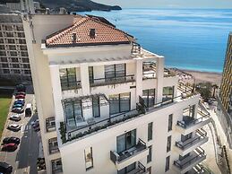 CASA AL MARE by Moskva