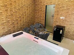 Hotel Deep Palace