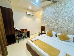 Hotel Deep Palace