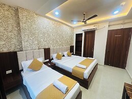 Hotel Deep Palace