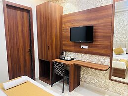 Hotel Deep Palace