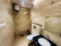 Hotel Deep Palace