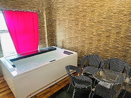Hotel Deep Palace