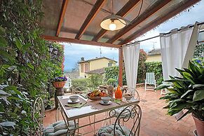 Francigena Pergola Apartment Shared Pool