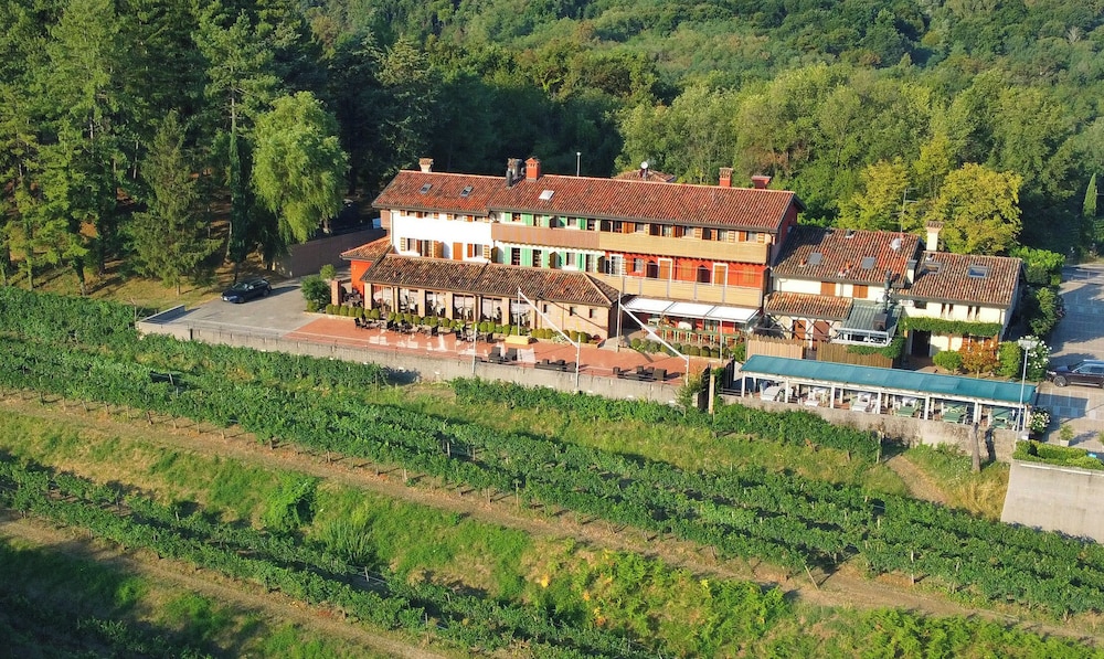 Elliot Osteria e Dormire in Collina
