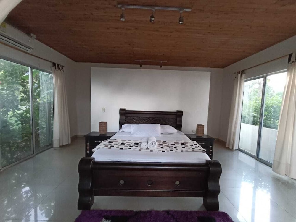 Hostal Hilltop Capurgana