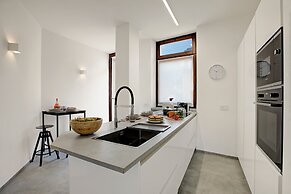 Quiet Oasis In Riva Heart