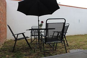 Contemporary 2 bed House With Parking