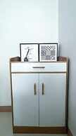 A Simple Yet Cozy Studio