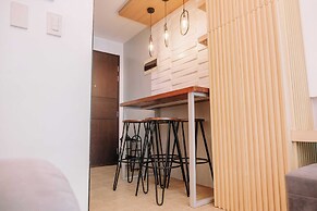A Warm & Cozy City Studio