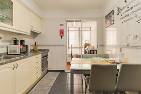 Steven Apartment by HRM
