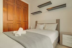 Steven Apartment by HRM