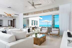 Luxurious Oceanfront Villa Infinity Pool Plunge