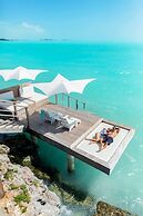Luxurious Oceanfront Villa Infinity Pool Plunge