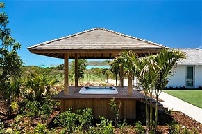 Private Oceanfront Luxury Infinity Pool Slide