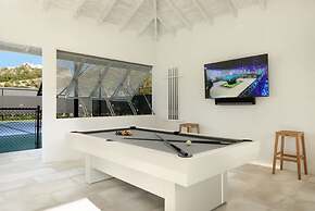 Oceanfront Luxury Villa Infinity Plunge Pools