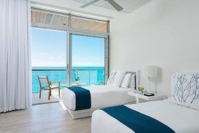 Oceanfront Luxury Villa Infinity Plunge Pools