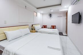 Light Hotel Ha Noi
