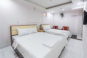 Light Hotel Ha Noi