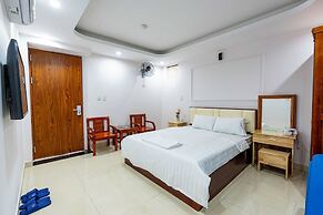 Light Hotel Ha Noi