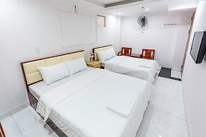 Light Hotel Ha Noi
