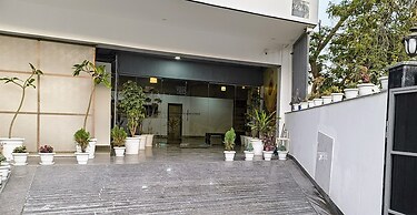 Luxe 8 Stayz